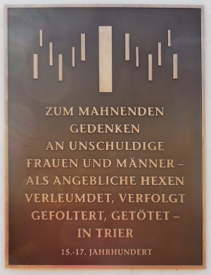 Trier Gedenktafel Opfer der Hexenprozesse 2015